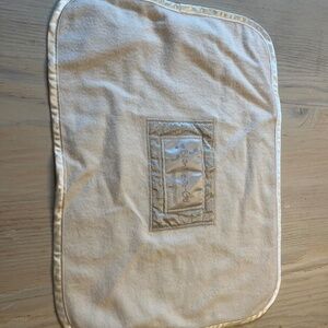 Barefoot Dreams To Go Blanket